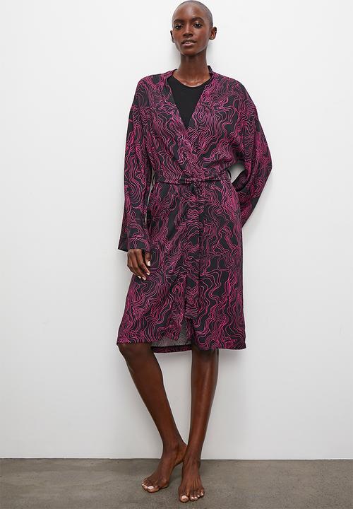 Superbalist - Long sleeve robe - black based scribble