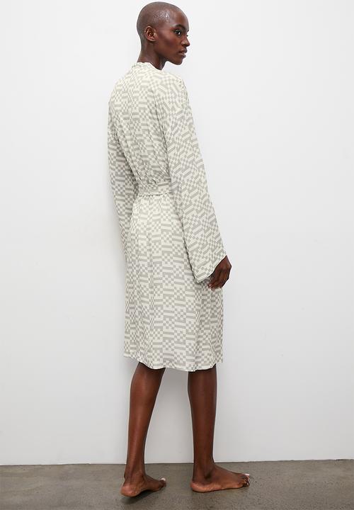 Superbalist - Long sleeve robe - off white & grey