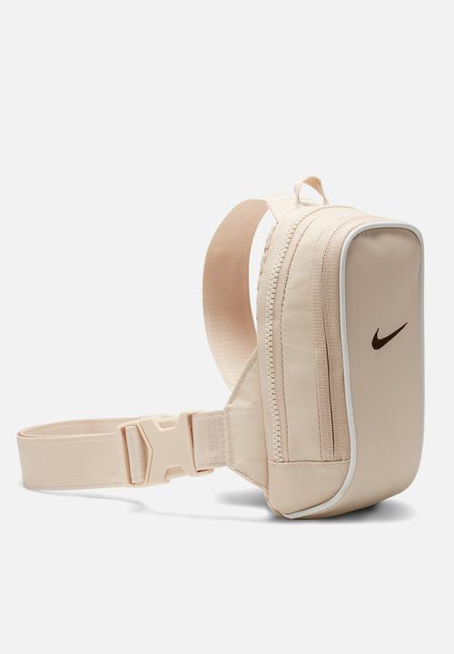 Nike - Nike sportswear essentials - sanddrift /sail / baroque brown