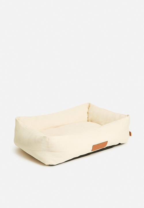 Pet Collection - Perry pet bed - cream
