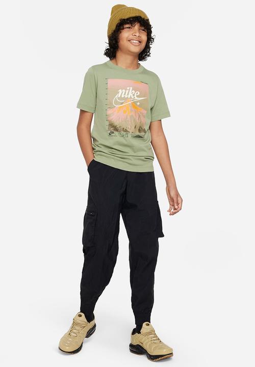 Nike - K nsw tee photo fa23 2 - oil green