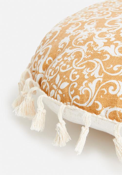 H&S - Outdoor tassle cushion- mustard