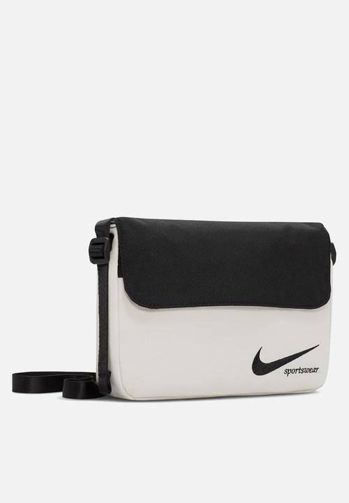 Nike - Nike futura - black / lt orewood brn / black