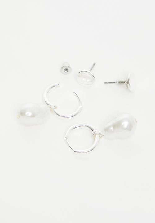 Superbalist - Wren pearl earrings - silver