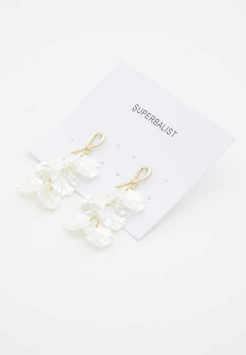 Superbalist - Miley faux pearl earrings - cream