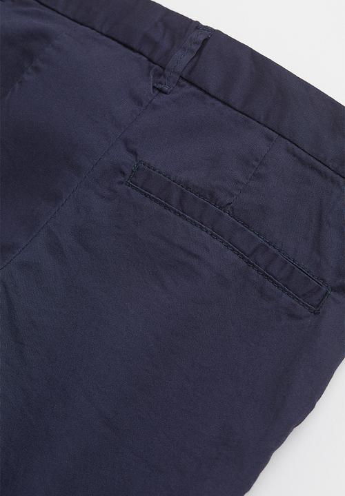 H&M - Cotton chino shorts - navy blue 