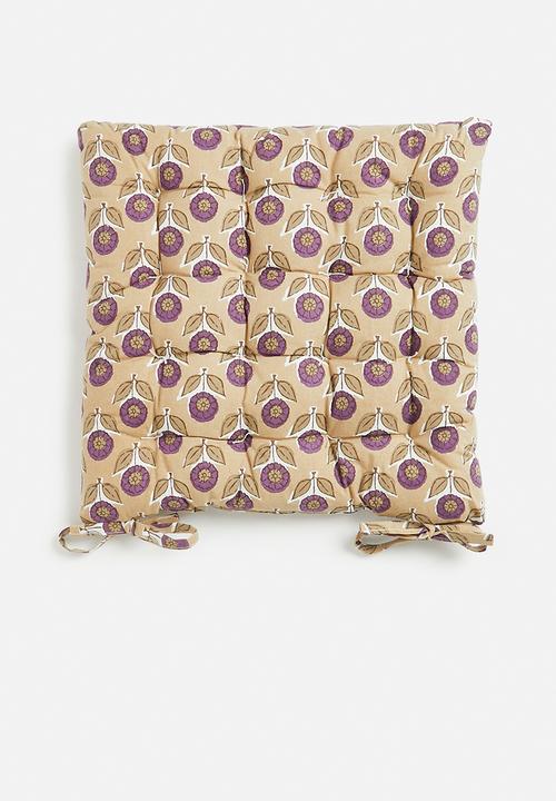 H&S - Black chair pad - multi
