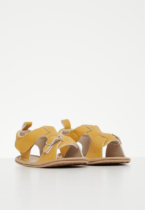 Pop Candy - Open toe sandal with buckle detail - yellow