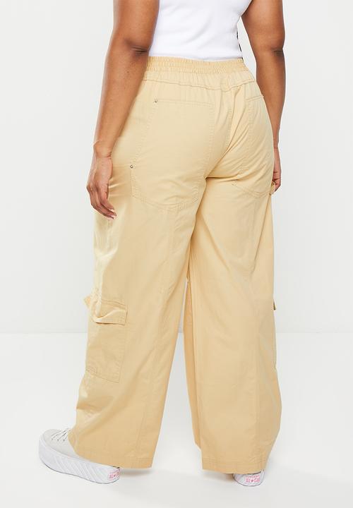 Cotton On - Plus quinn cargo pant - light sand