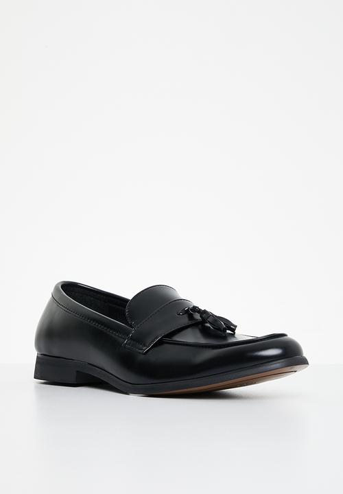 PC - Crouch slip ons - black horse