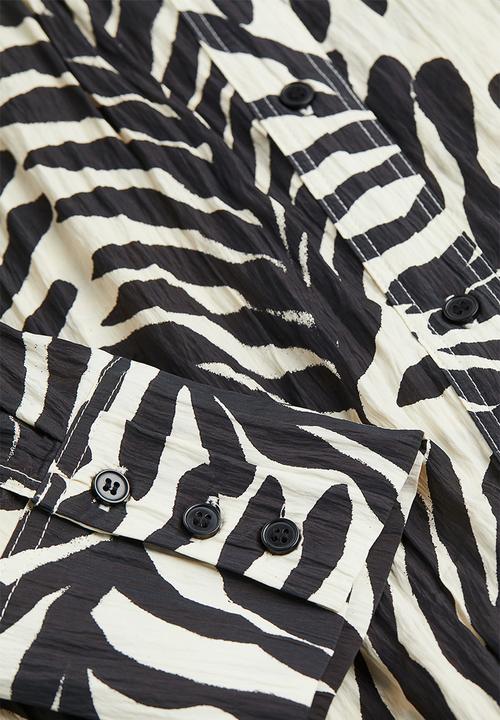H&M - Crinkled chiffon shirt - white/leaf-patterned