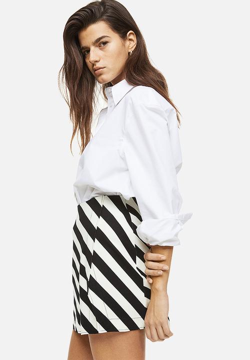 H&M - Short wrapover skirt - black/white striped