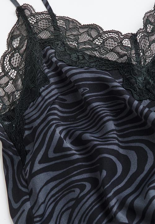 H&M - Satin nightslip - purple