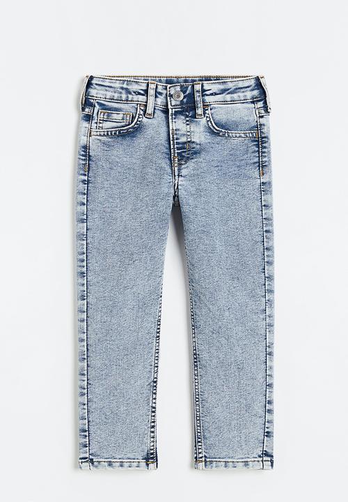 H&M - Relaxed tapered fit jeans - light denim blue 
