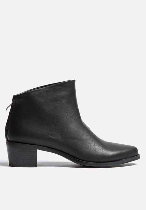 billini black cowboy boots