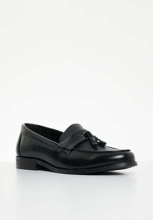 PC - Crouch slip on - black horse pebble