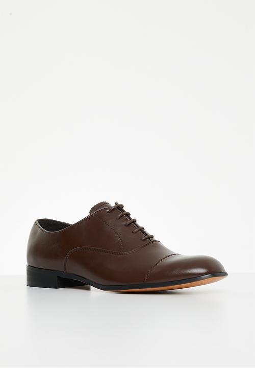 PC - Crouch lace up - choc goat
