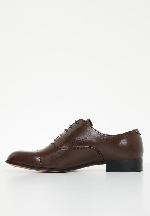 PC - Crouch lace up - choc goat