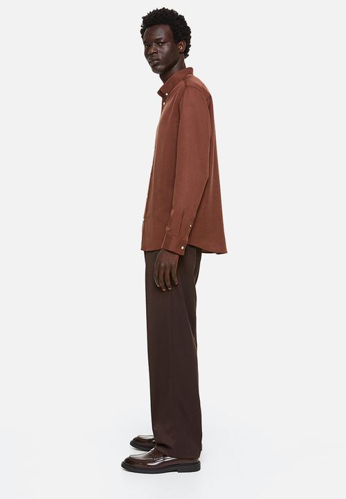 H&M - Regular fit lyocell shirt - dark brown 