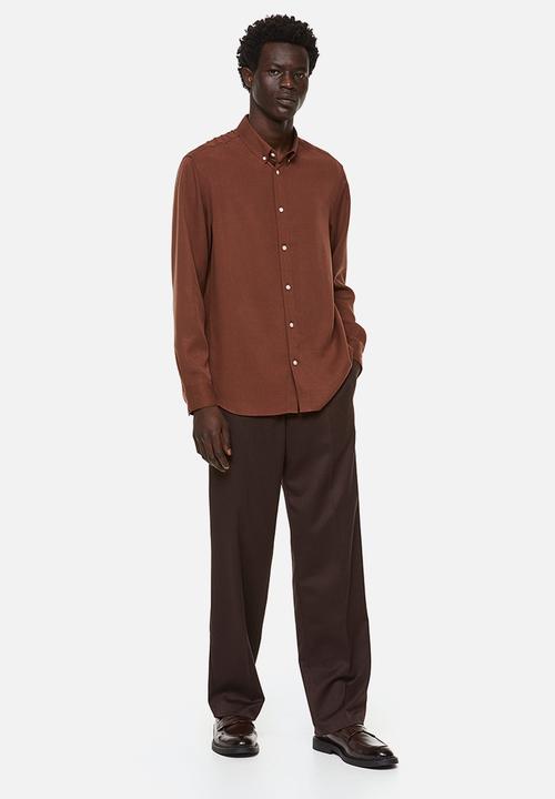 H&M - Regular fit lyocell shirt - dark brown 