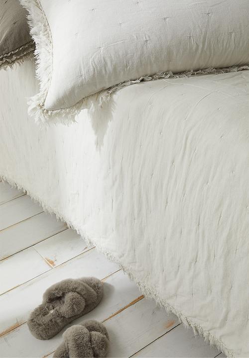 H&M - Frill-trimmed cushion cover - light beige