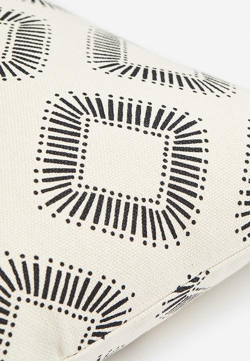 H&M - Patterned cushion cover - white/dark grey