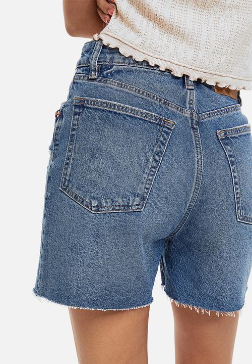 H&M - High waist denim shorts - denim blue 