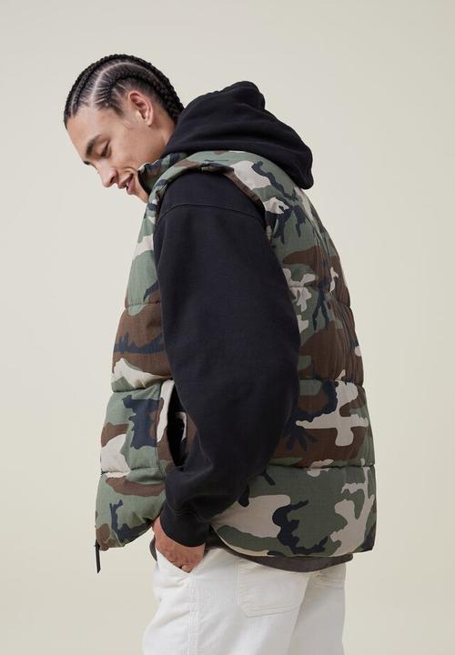 Cotton On - Camo puffer vest - camo