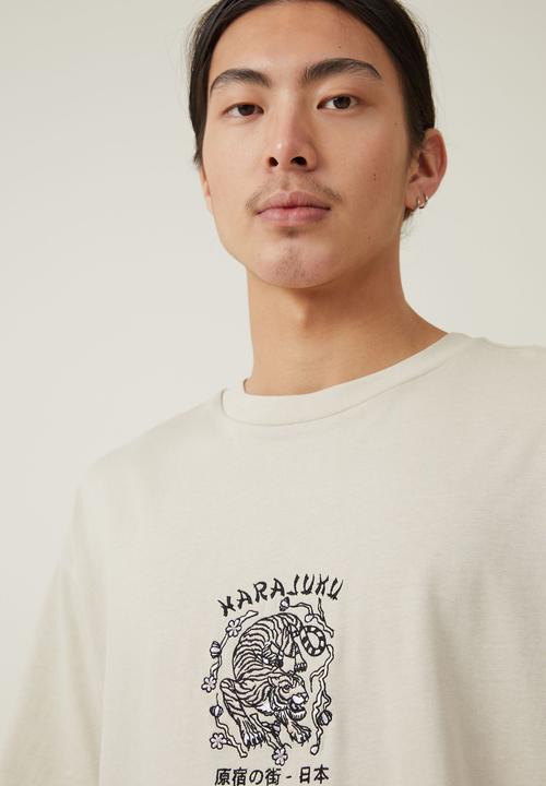Cotton On - Heavy weight graphic T-shirt - pearl/harajuku tiger