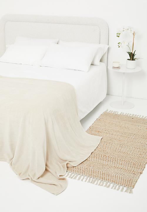 Sixth Floor - Coral fleece throw - stone
