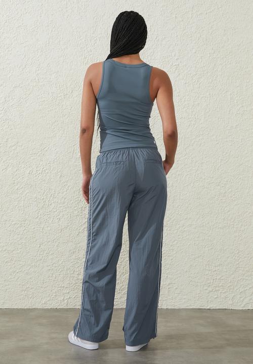 Cotton On - Warm up woven pant - blue steel/piping