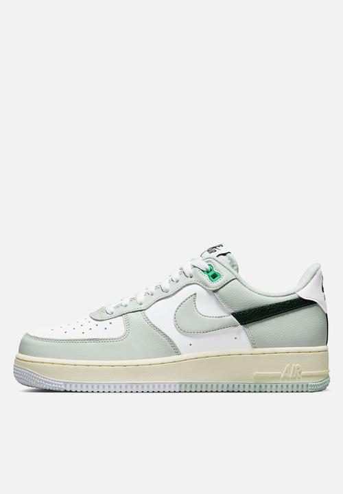 Nike - Air Force 1 '07 LV8 