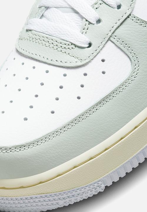 Nike - Air Force 1 '07 LV8 