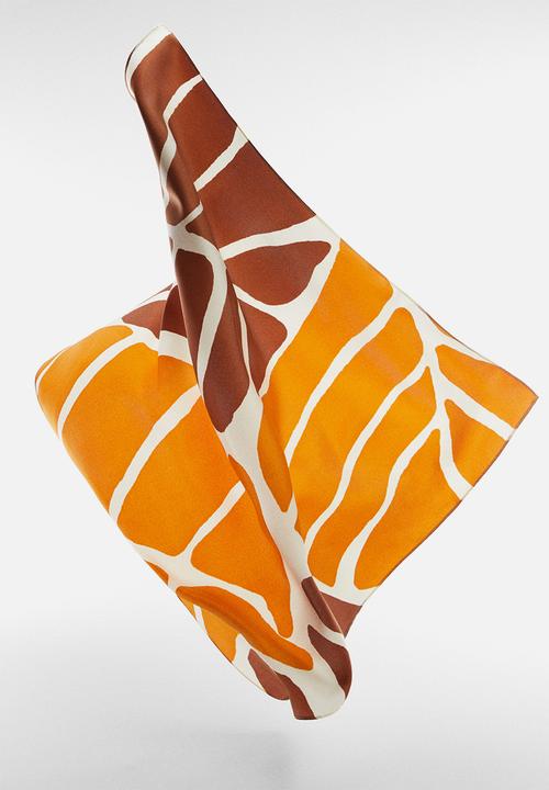 MANGO - Neck scarf hojas - brown