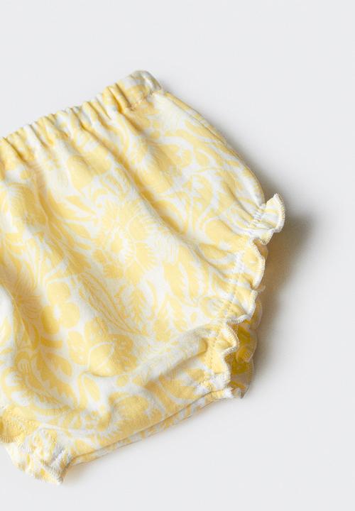 MANGO - Shorts waki - pastel yellow