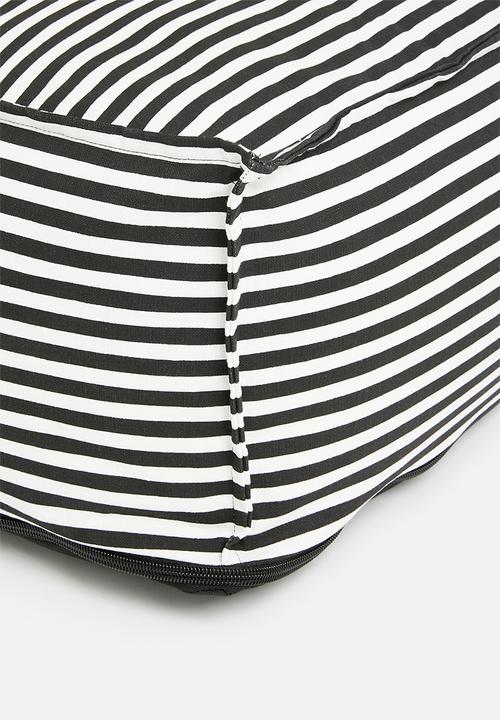 Sixth Floor - Kinni patio floor cushion - black