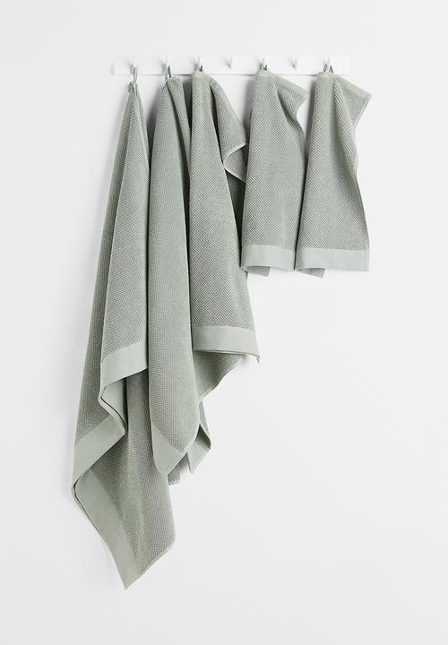 H&M - Cotton terry bath towel - green