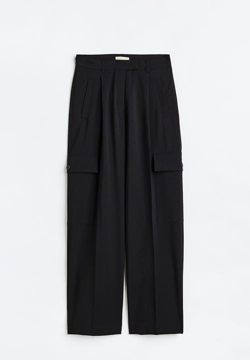 H&M - Straight cargo trousers - black