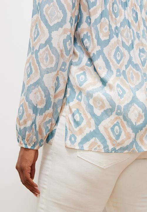 edit - Textured notch neck shell - watercolour ikat