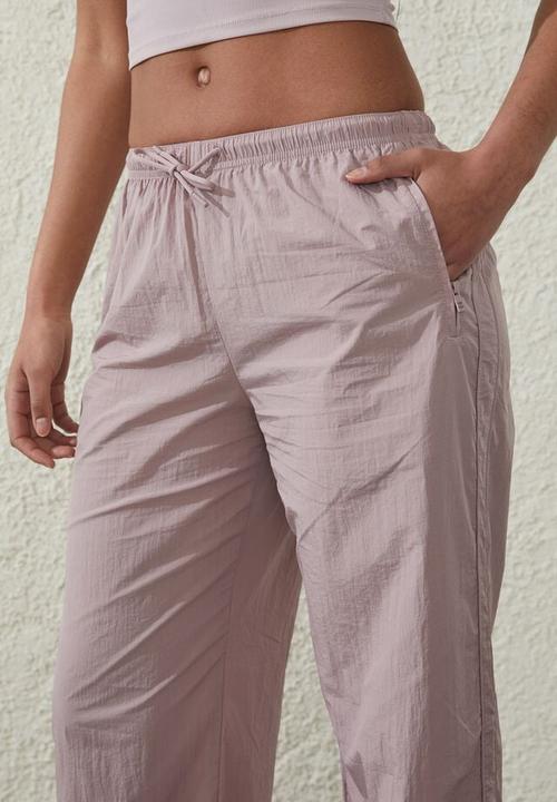 Cotton On - Warm up woven pant - mushroom pearl