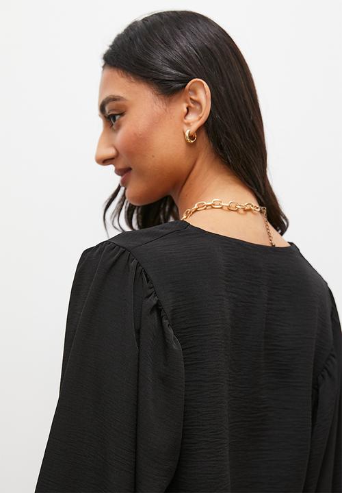 Superbalist - Balloon sleeve v-neck shell - black