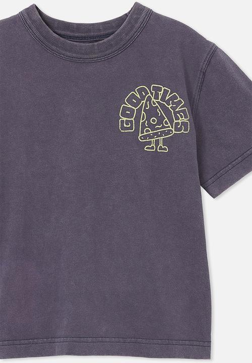 Cotton On - Jonny short sleeve print tee - rabbit grey/good times people and pizza