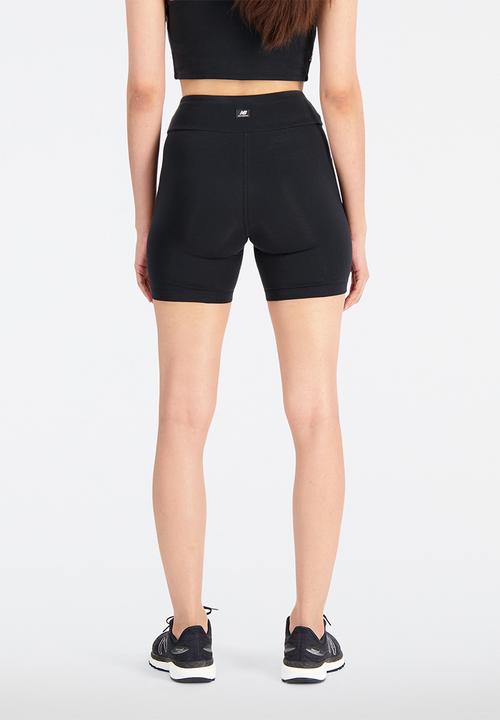 New Balance  - Nb essentials fitted short - black