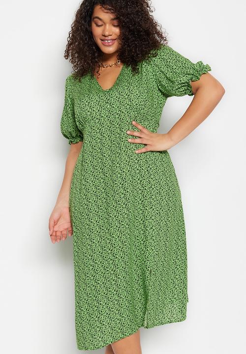 Trendyol - Plus v-neck button down dress - green