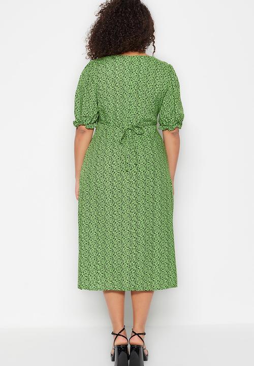 Trendyol - Plus v-neck button down dress - green