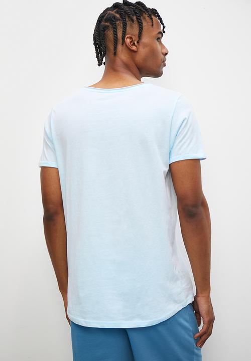 STYLE REPUBLIC - Slash raw edge curved hem pocket tee - light blue