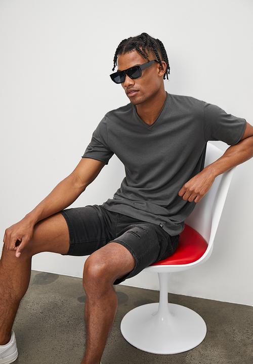 STYLE REPUBLIC - Jovi raw edge v neck tee - charcoal