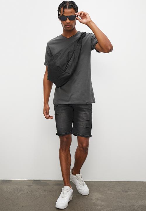 STYLE REPUBLIC - Distressed denim short - black