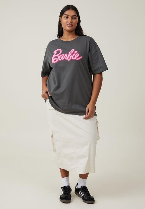 Cotton On - Plus barbie oversized fit tee - lcn mat barbie glow/graphite