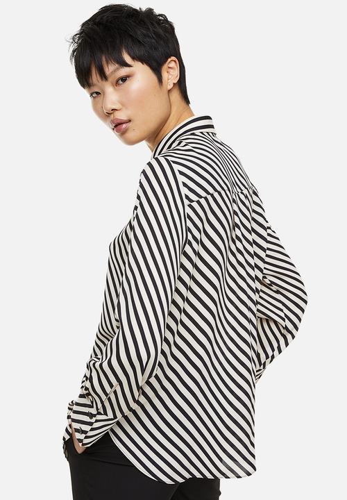 H&M - Pointed-collar shirt - black,white